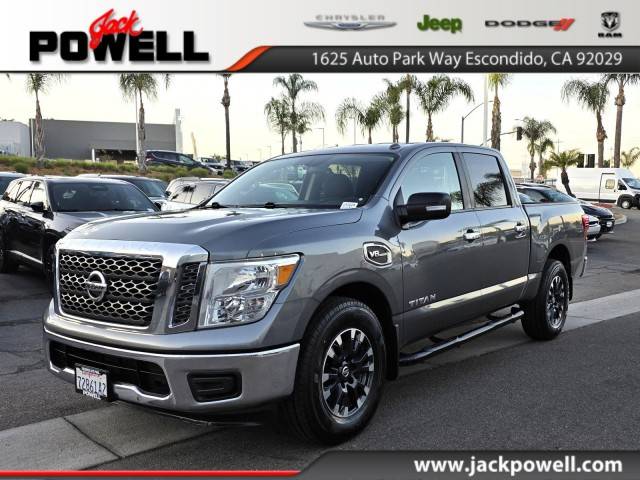 2017 Nissan Titan SV RWD photo