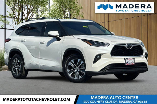 2021 Toyota Highlander XLE FWD photo