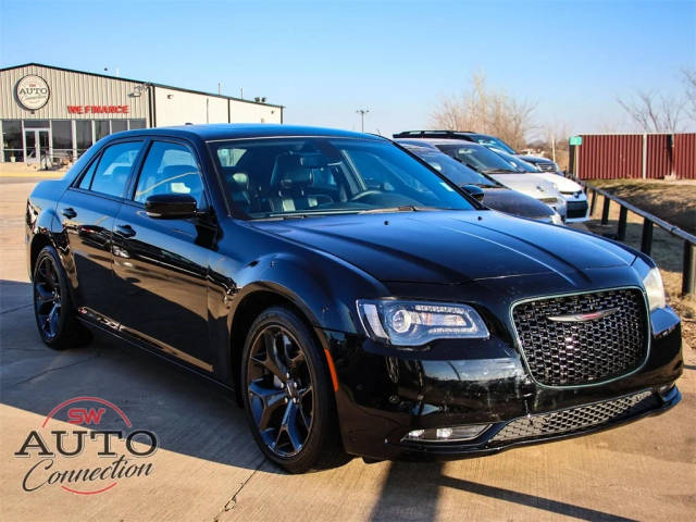 2023 Chrysler 300 300S RWD photo