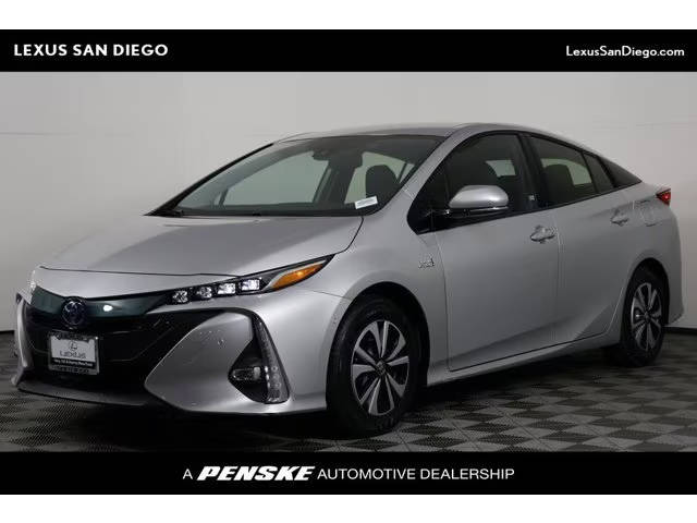 2017 Toyota Prius Prime Advanced FWD photo