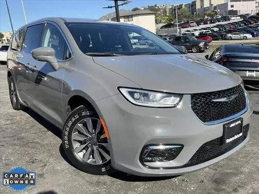 2022 Chrysler Pacifica Minivan Hybrid Touring L FWD photo