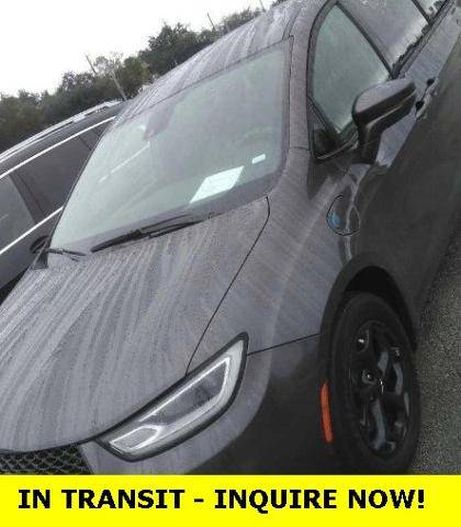 2022 Chrysler Pacifica Minivan Hybrid Touring L FWD photo