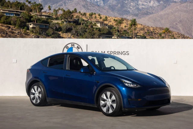 2020 Tesla Model Y Long Range AWD photo