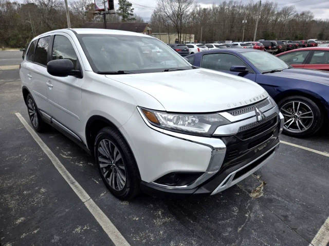 2020 Mitsubishi Outlander ES FWD photo