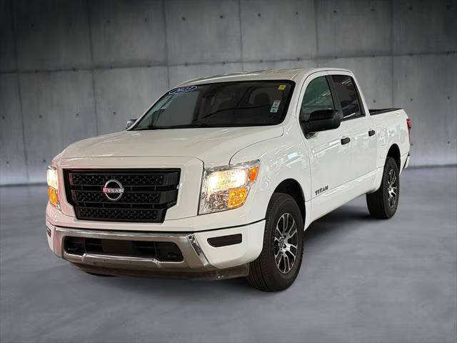2023 Nissan Titan SV 4WD photo
