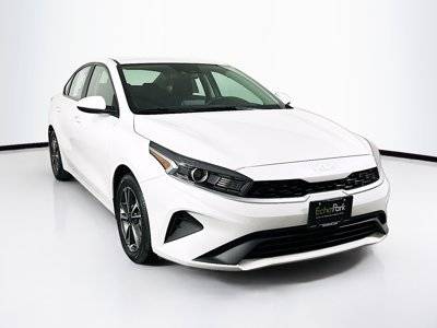 2023 Kia Forte LXS FWD photo