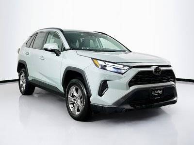 2022 Toyota RAV4 XLE AWD photo