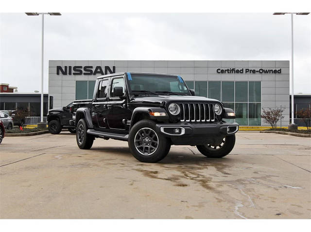 2023 Jeep Gladiator Overland 4WD photo