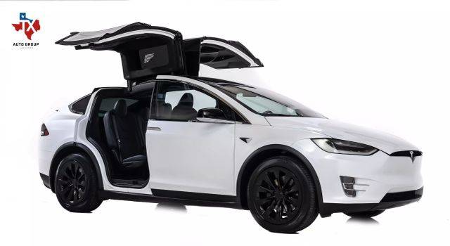 2020 Tesla Model X Long Range Plus AWD photo