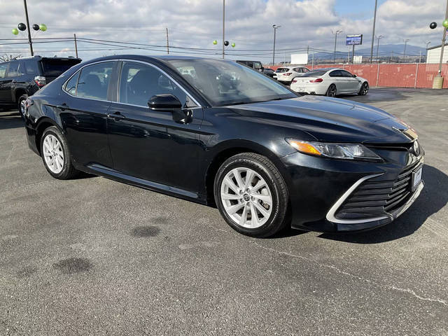 2021 Toyota Camry LE FWD photo