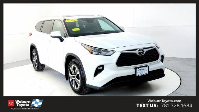2022 Toyota Highlander XLE AWD photo