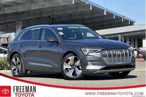 2019 Audi e-tron Prestige AWD photo