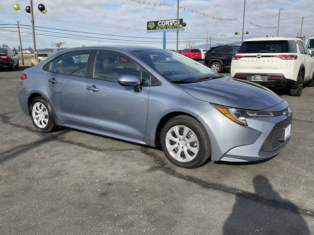 2021 Toyota Corolla LE FWD photo