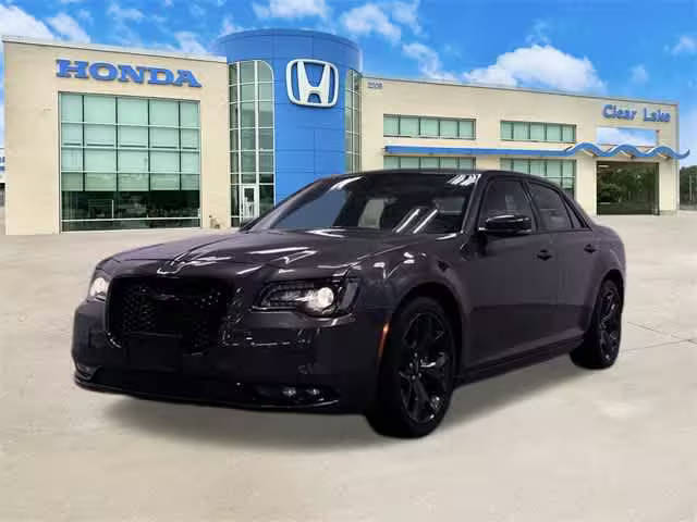 2023 Chrysler 300 300S RWD photo