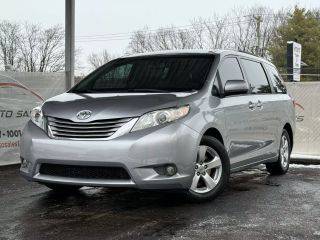 2015 Toyota Sienna LE FWD photo