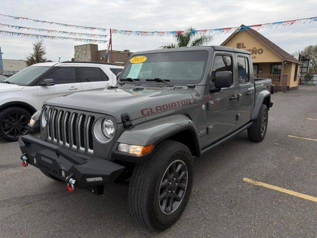 2023 Jeep Gladiator Overland 4WD photo