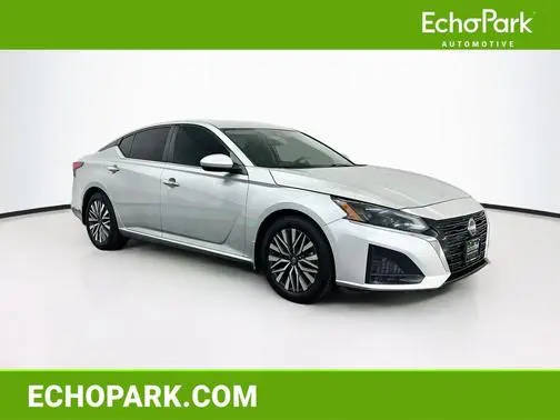 2023 Nissan Altima 2.5 SV FWD photo