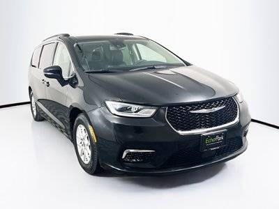 2022 Chrysler Pacifica Minivan Touring L FWD photo