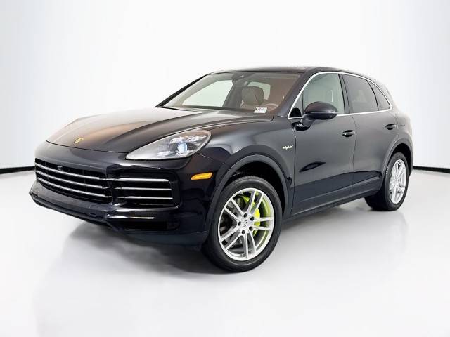 2022 Porsche Cayenne E-Hybrid AWD photo