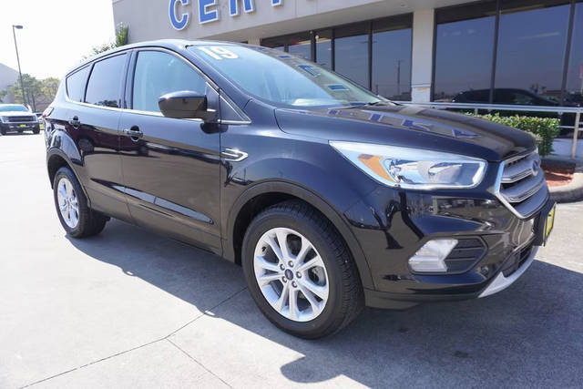 2019 Ford Escape SE FWD photo