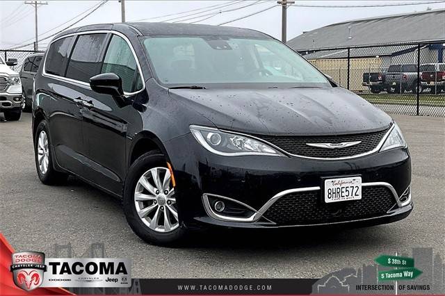 2019 Chrysler Pacifica Minivan Touring Plus FWD photo