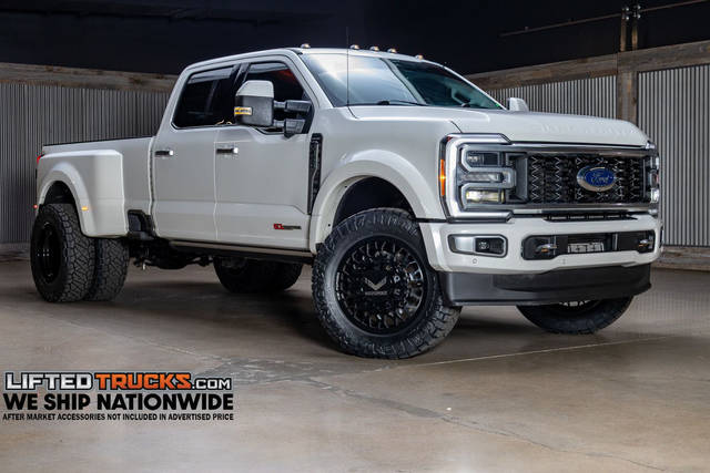 2023 Ford F-450 Super Duty  4WD photo