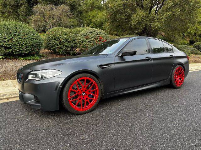 2015 BMW M5  RWD photo