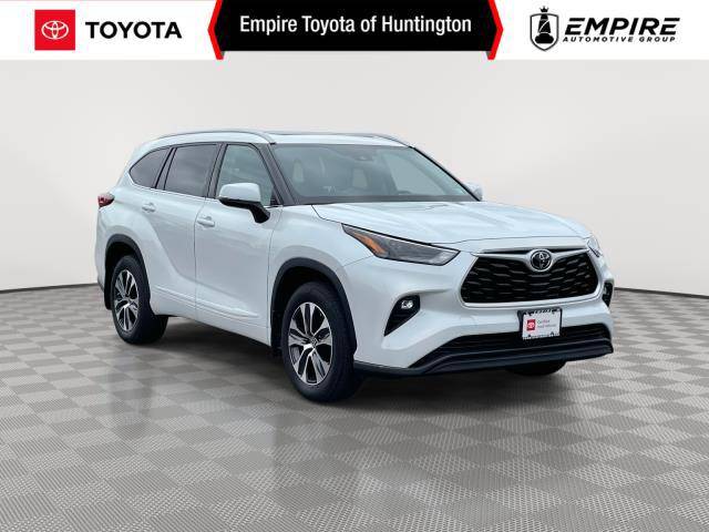 2022 Toyota Highlander XLE AWD photo