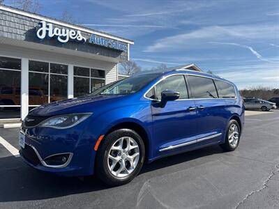 2020 Chrysler Pacifica Minivan Limited FWD photo