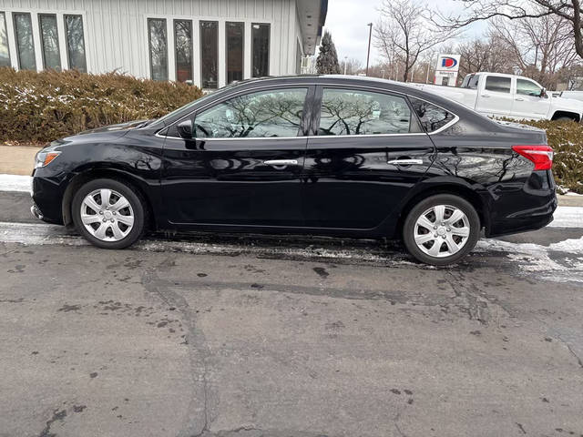 2019 Nissan Sentra S FWD photo