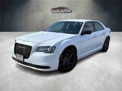 2022 Chrysler 300 Touring RWD photo