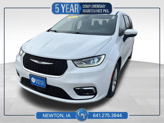 2023 Chrysler Pacifica Minivan Touring L FWD photo