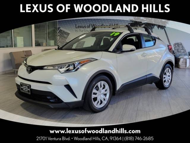 2019 Toyota C-HR LE FWD photo