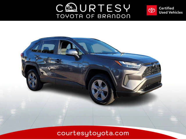 2022 Toyota RAV4 XLE FWD photo