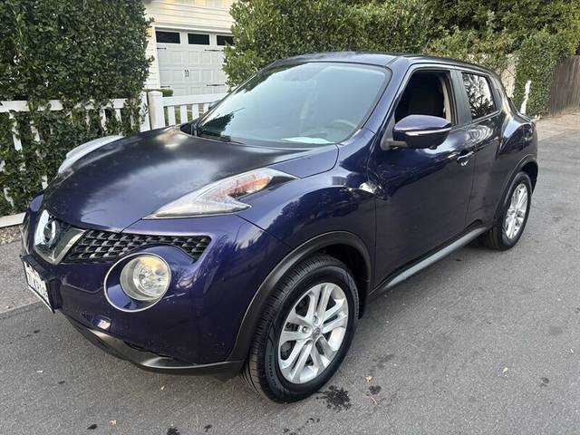 2015 Nissan Juke SV FWD photo