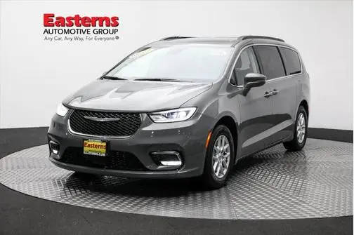 2022 Chrysler Pacifica Minivan Touring L FWD photo