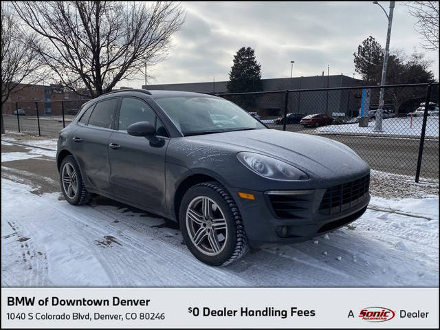 2017 Porsche Macan  AWD photo