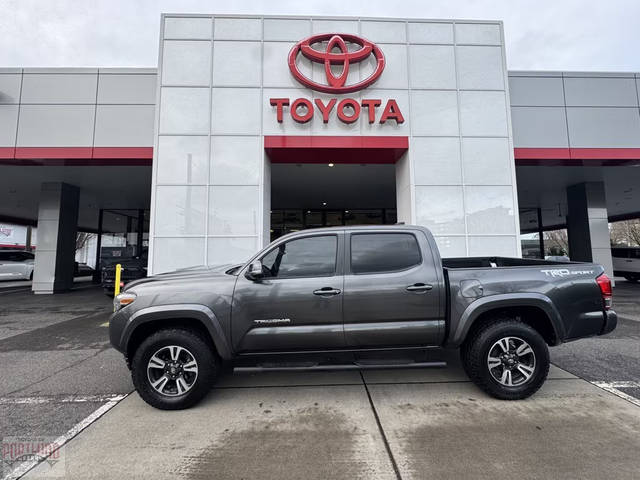 2016 Toyota Tacoma TRD Sport RWD photo