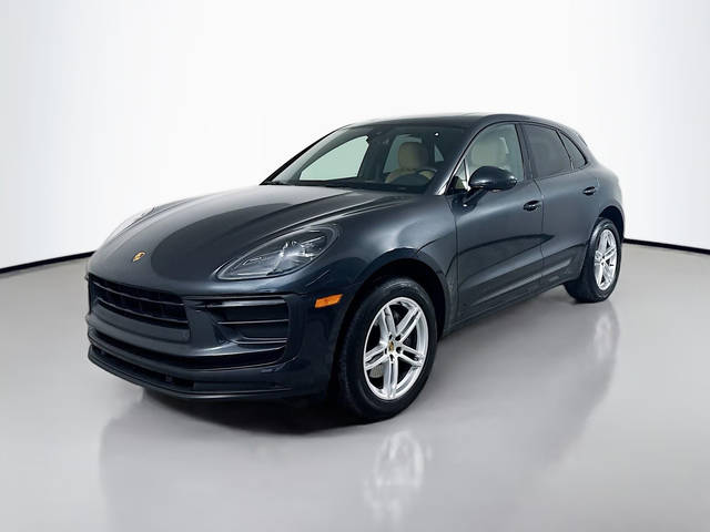 2022 Porsche Macan  AWD photo