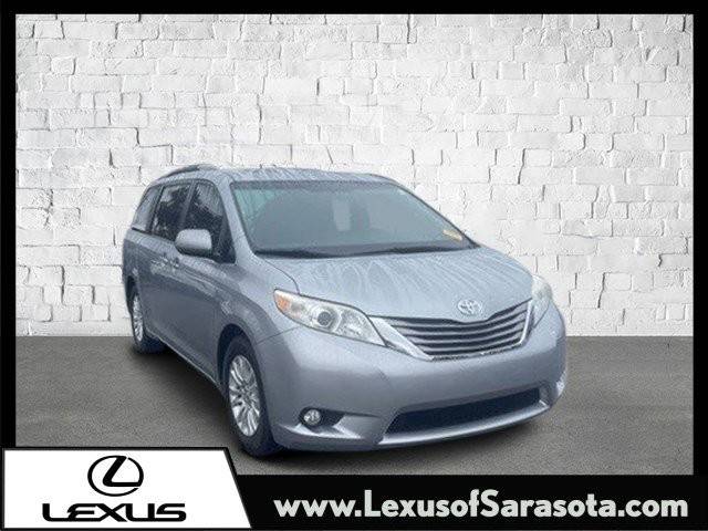 2015 Toyota Sienna XLE FWD photo