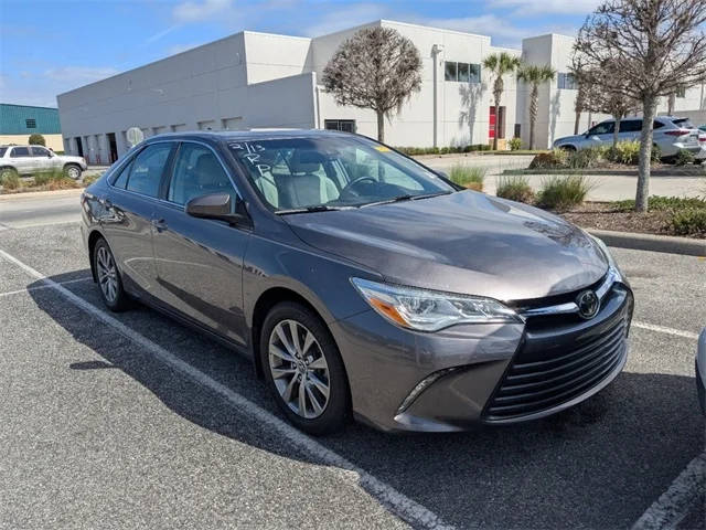 2015 Toyota Camry XLE FWD photo