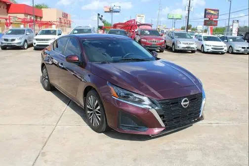 2023 Nissan Altima 2.5 SV FWD photo