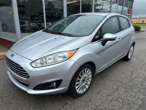 2015 Ford Fiesta Titanium FWD photo