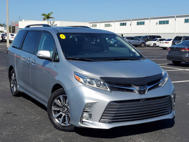 2020 Toyota Sienna Limited Premium FWD photo