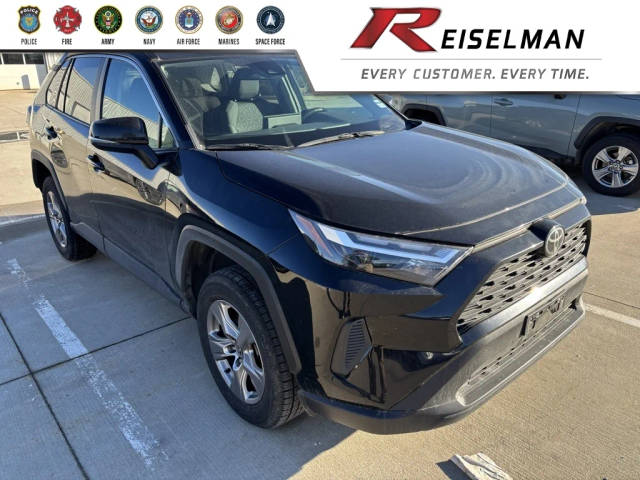 2023 Toyota RAV4 XLE FWD photo