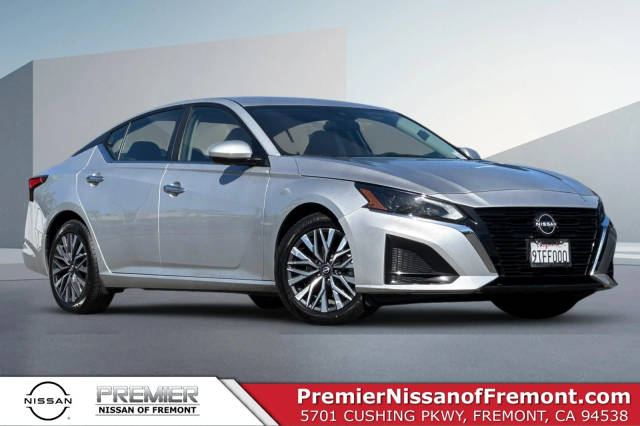 2023 Nissan Altima 2.5 SV FWD photo