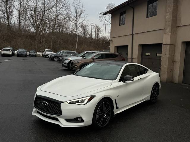 2018 Infiniti Q60 3.0t LUXE AWD photo