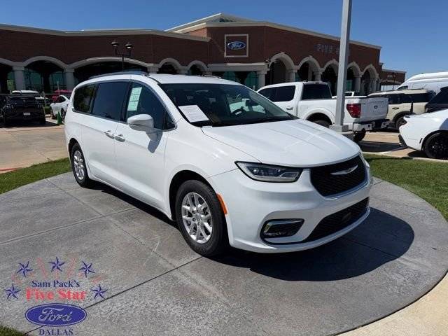 2021 Chrysler Pacifica Minivan Touring L FWD photo