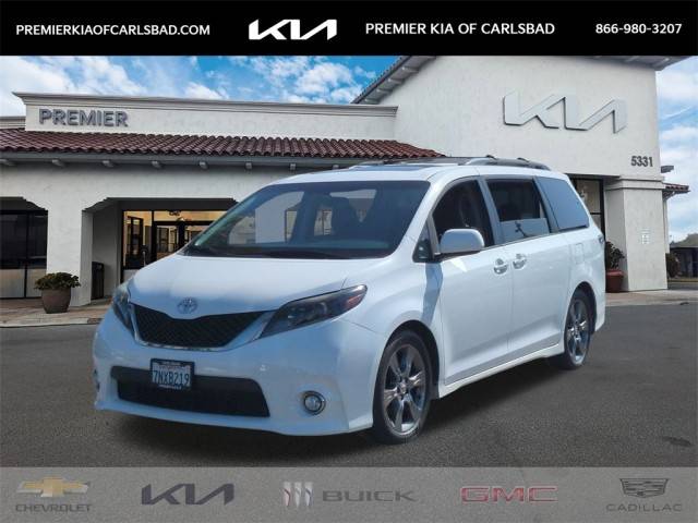 2015 Toyota Sienna SE FWD photo