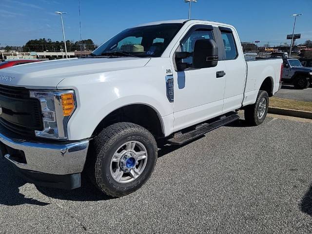 2017 Ford F-250 Super Duty XL 4WD photo